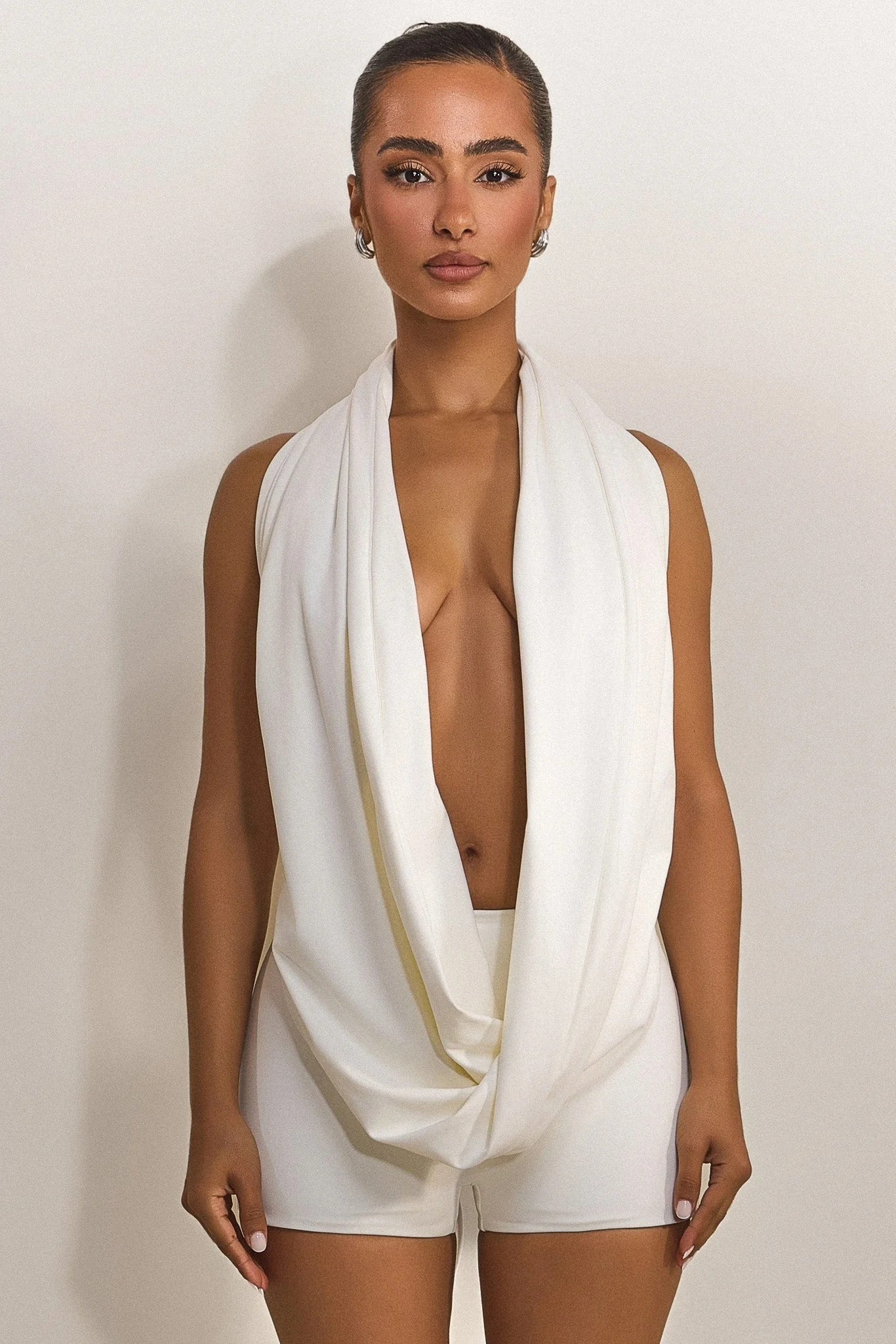 The Leia Mini Shorts in White - Image 10