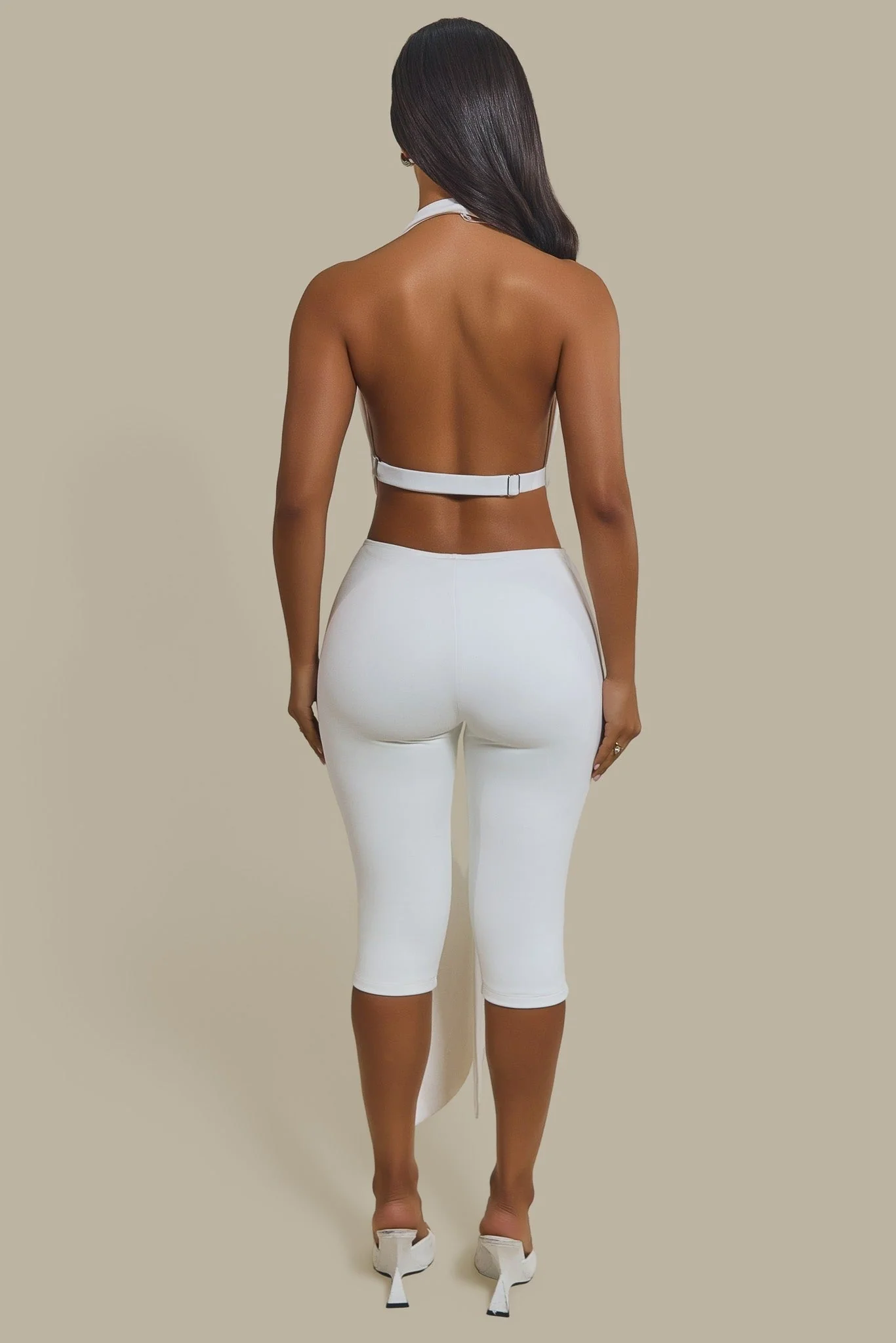 The Maryam Capri Leggings in White - Image 13