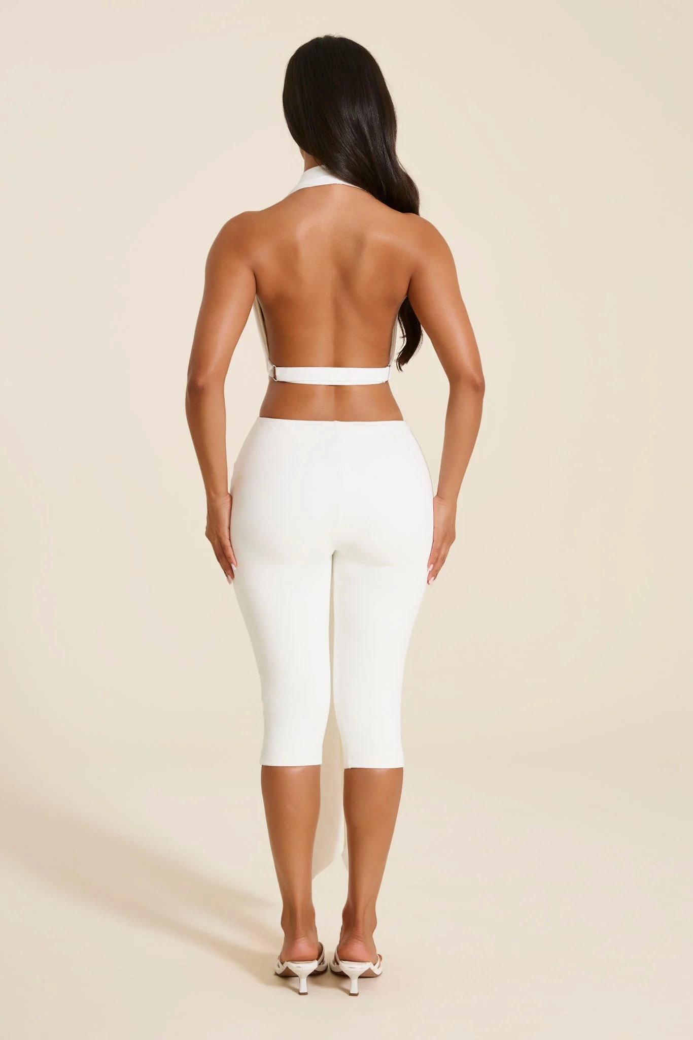 The Maryam Capri Leggings in White - Image 6