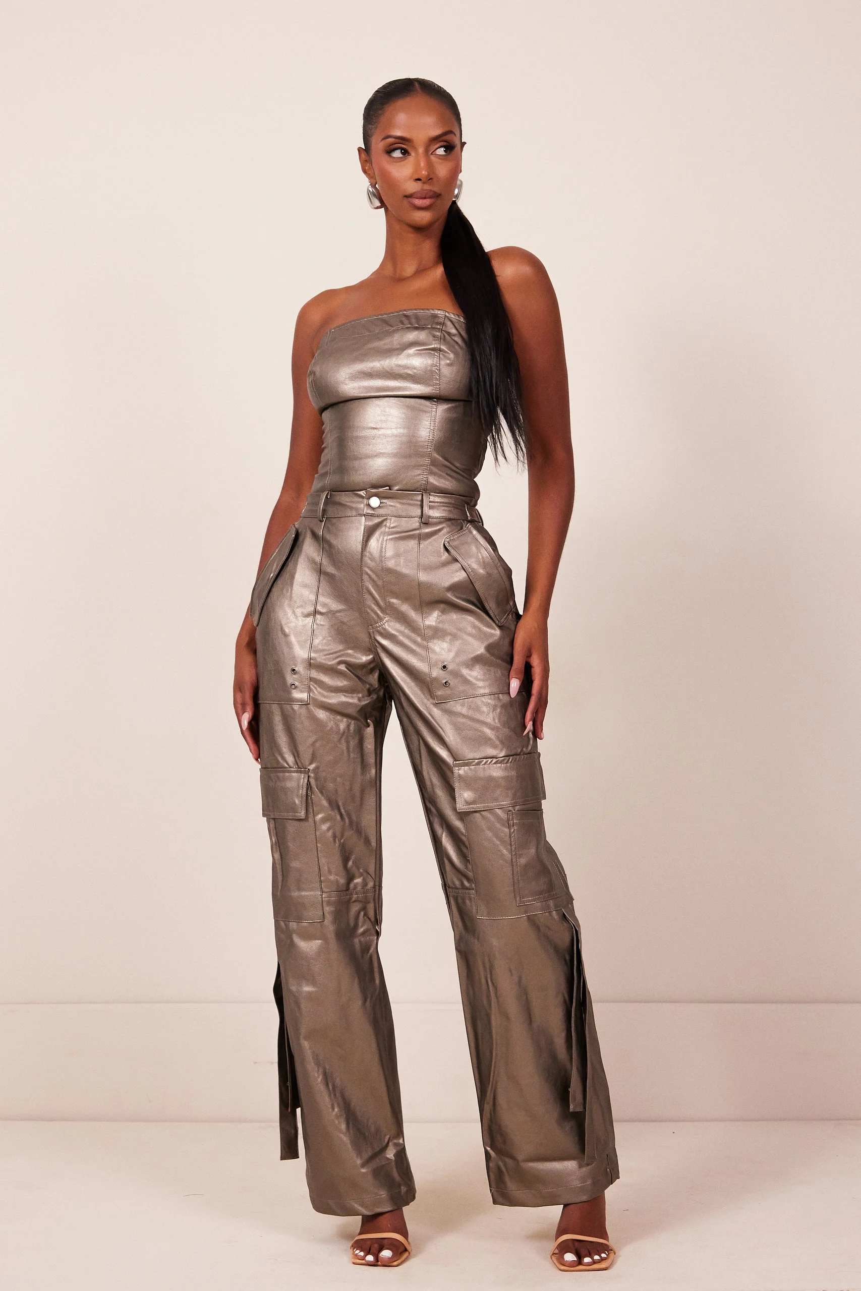 The Zeda Cargos in Bronze